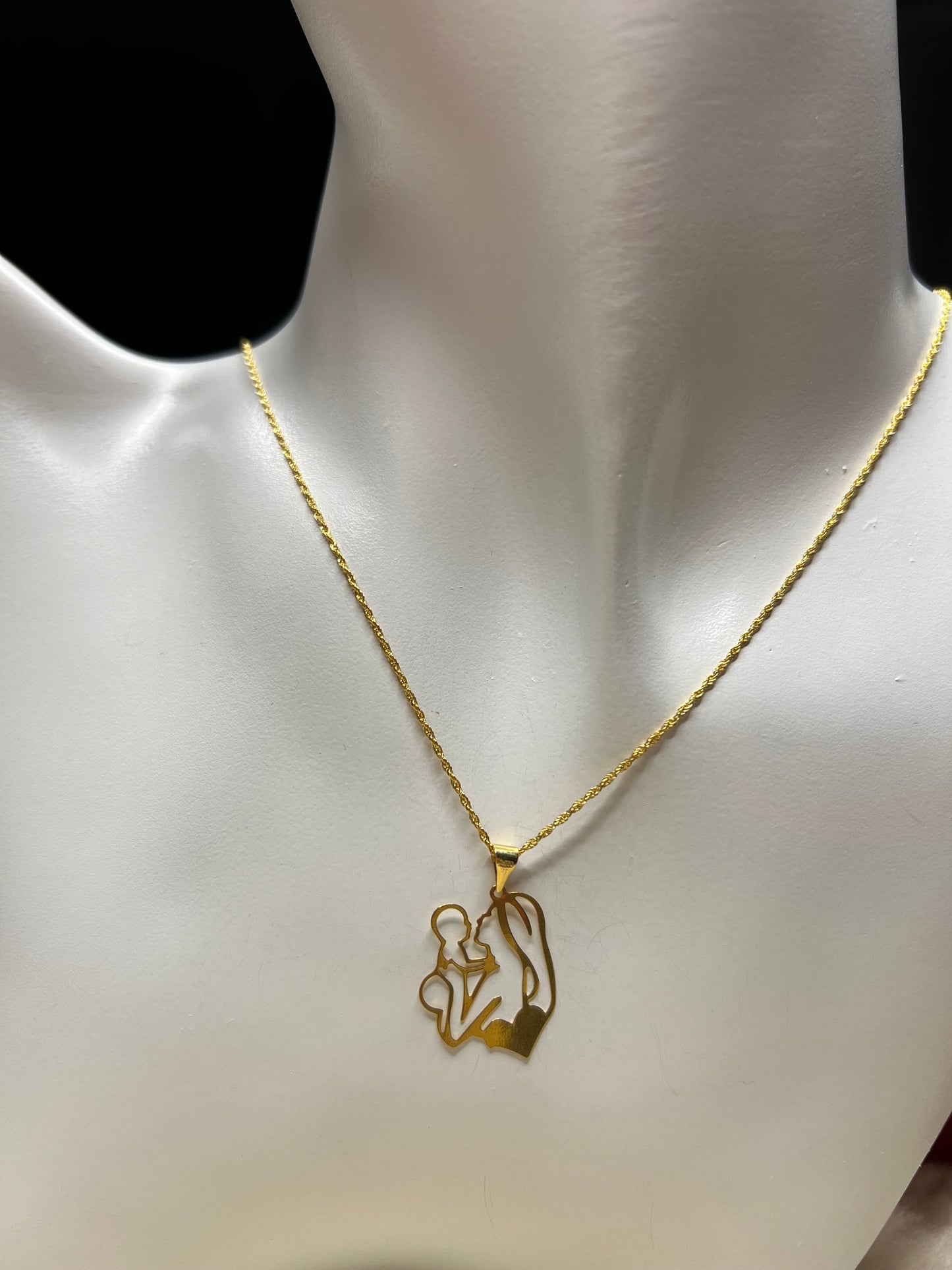 Pure 18ct gold Mother and child necklace