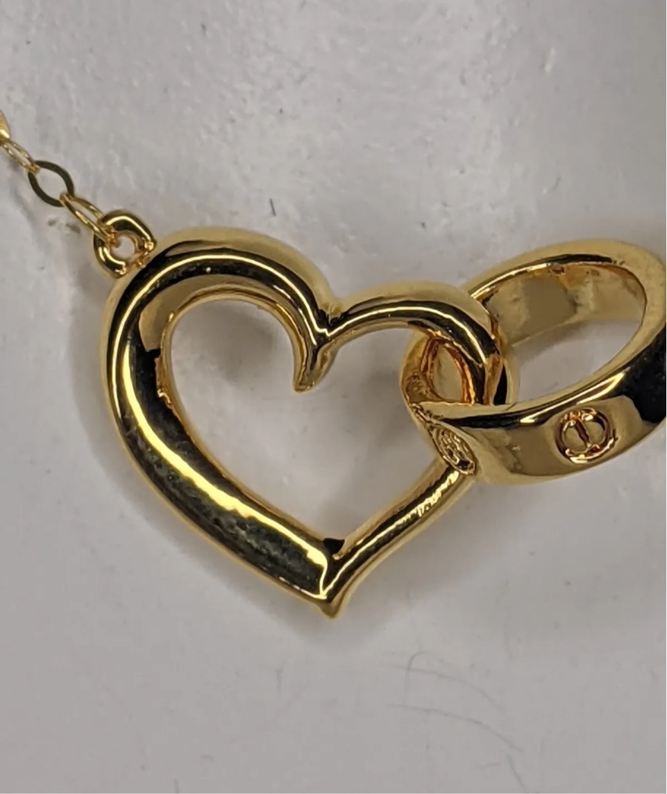 Pure 18ct gold link heart necklace