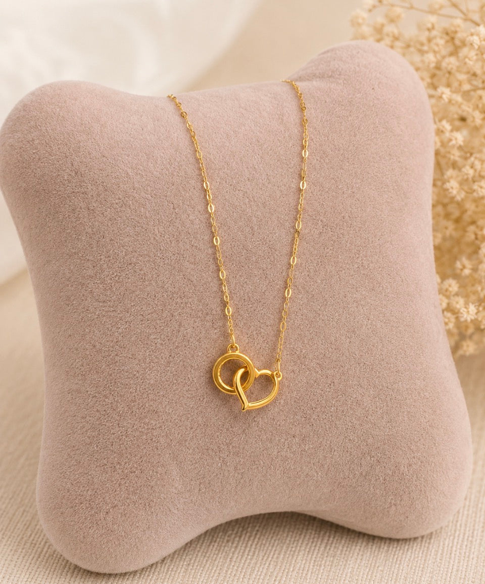 Pure 18ct gold link heart necklace