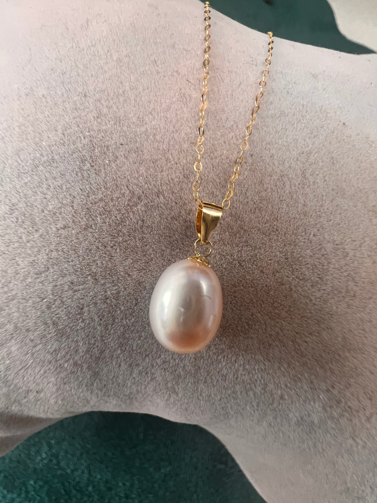 Solid 18ct gold dainty freshwater pearl necklace