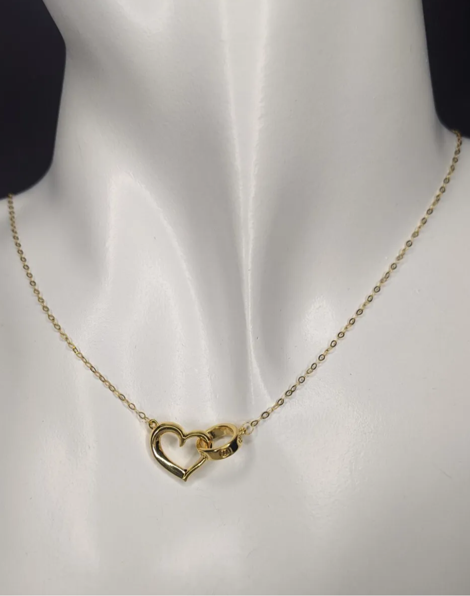 Pure 18ct gold link heart necklace