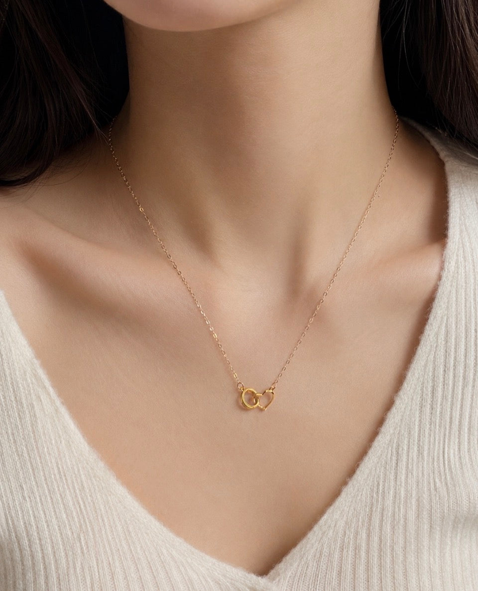 Pure 18ct gold link heart necklace