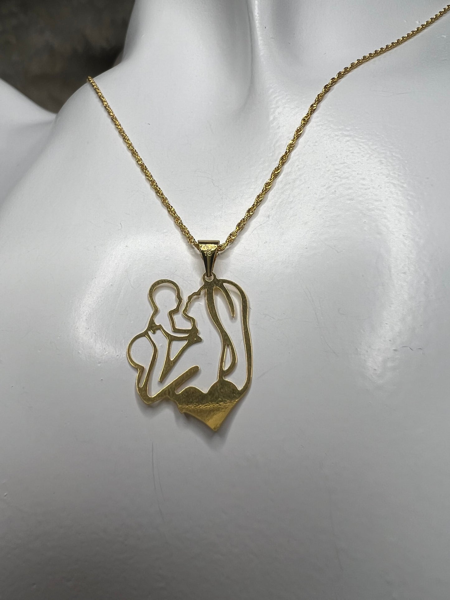 Pure 18ct gold Mother and child necklace