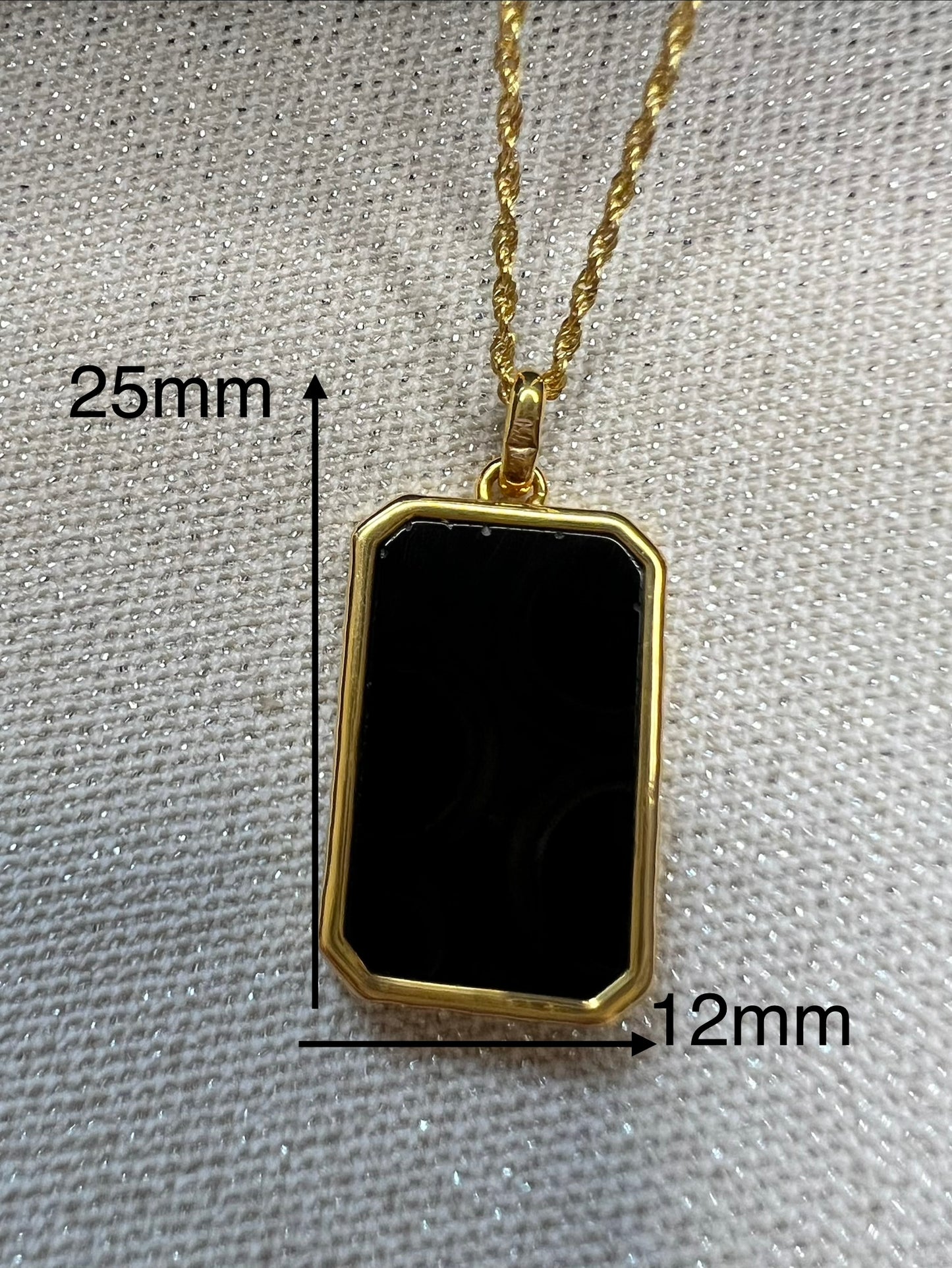 Solid 18ct gold onyx necklace