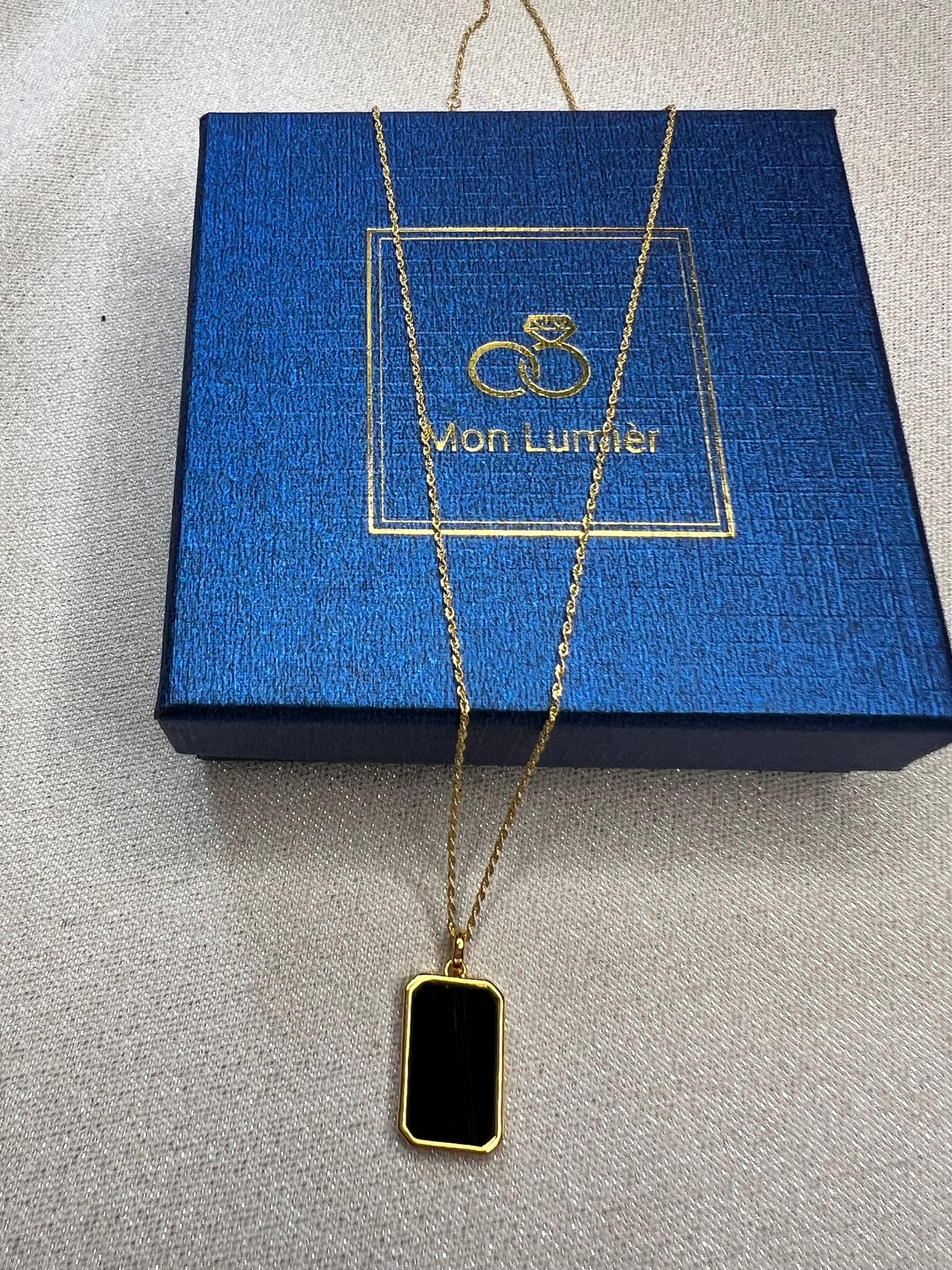 Solid 18ct gold onyx necklace