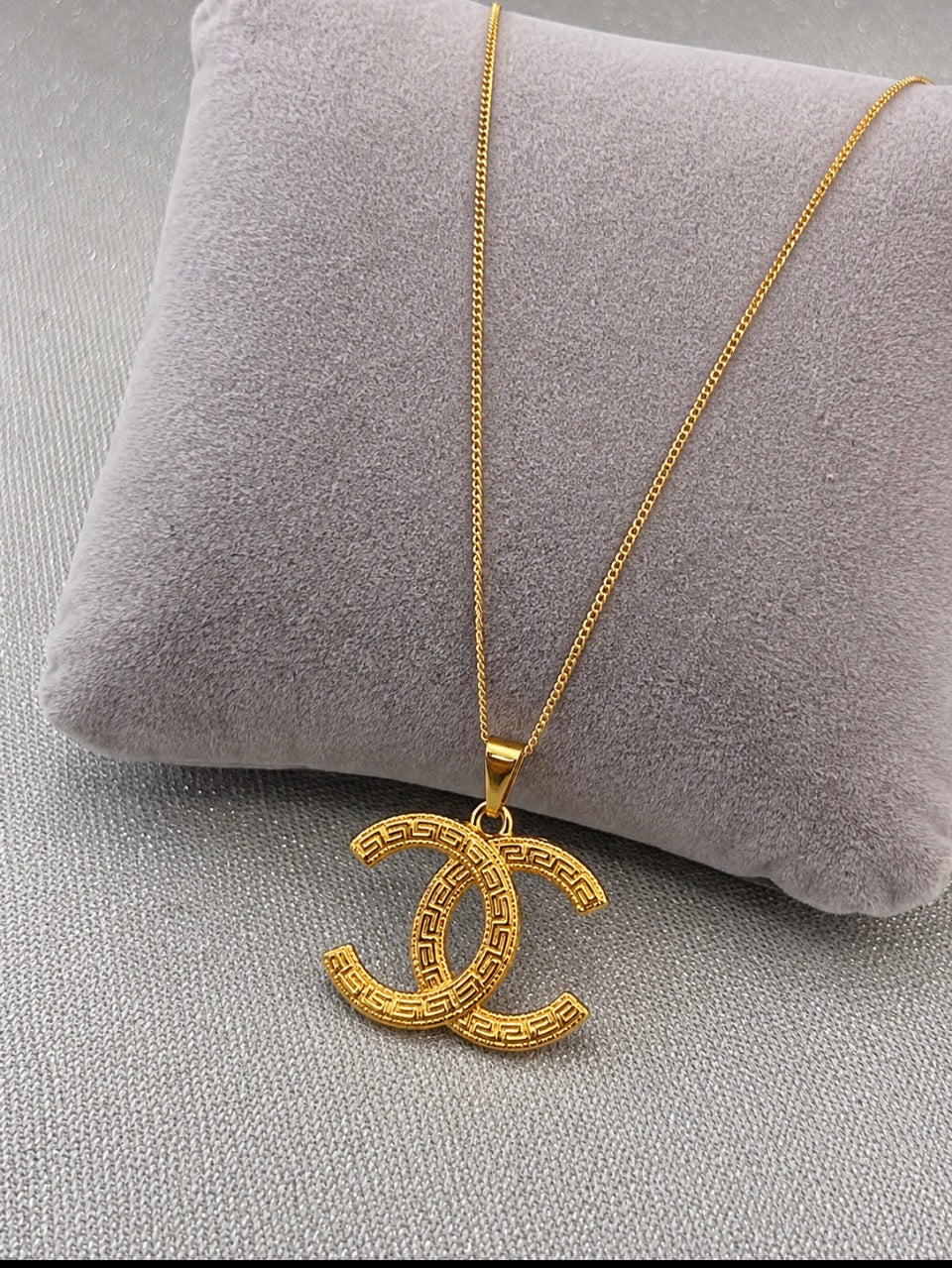 Solid 18ct gold necklace