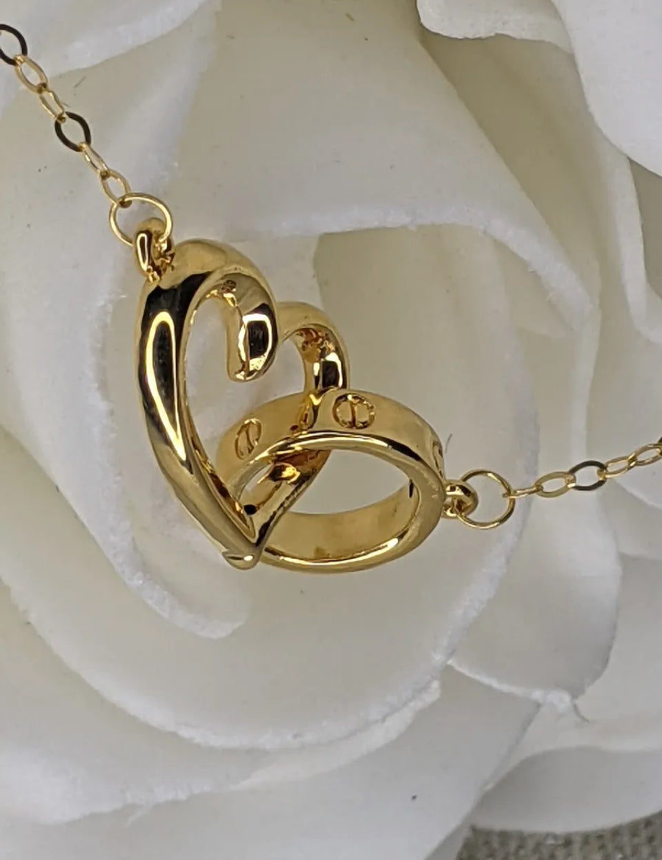 Pure 18ct gold link heart necklace