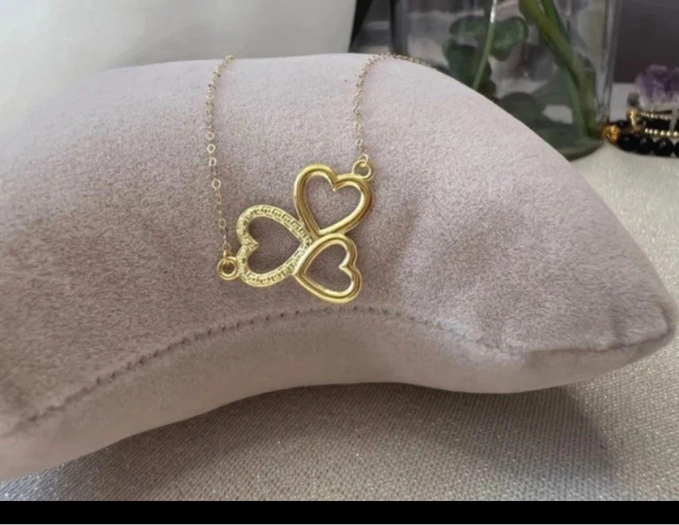 Solid 18ct gold  dainty heart  necklace