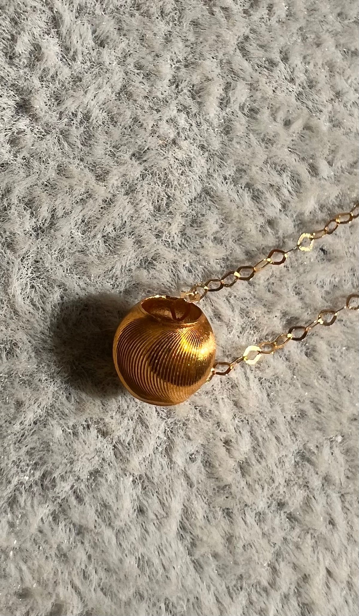 Solid 18ct gold dainty ball necklace