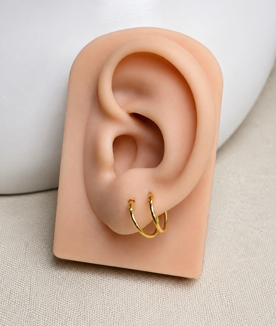 Solid 18ct Gold Dainty Hoop Earring
