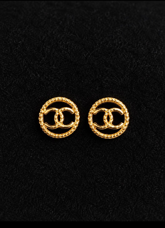 Solid 18ct  gold dainty stud earrings