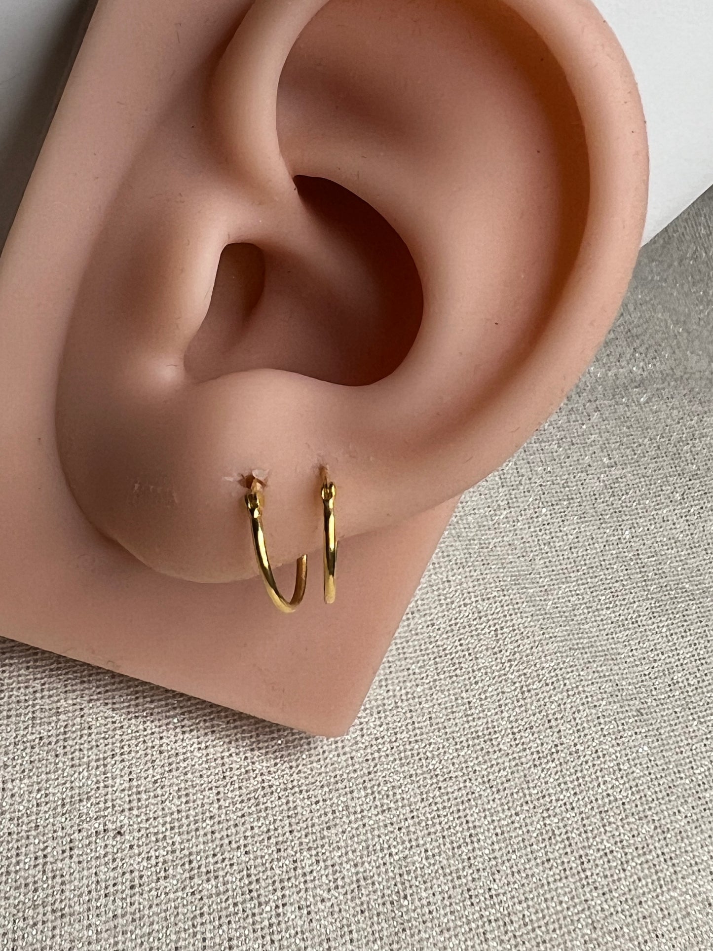 Solid 18ct Gold Dainty Hoop Earring